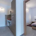 بيت للعطل Georgine Mit Pool *