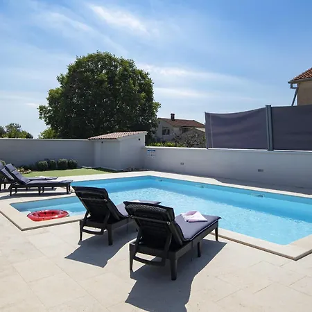 Hébergement de vacances Georgine Mit Pool *